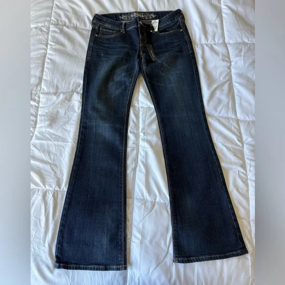 Express Stella Bootcut Regular Low Rise Jeans - Picture 2 of 4